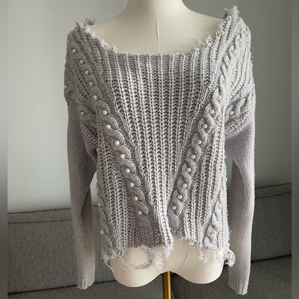 Drop-Shoulder Knit Sweater - Frayed with pearls